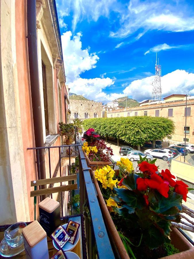 Caterina'S Charme Apartment Таорміна Екстер'єр фото